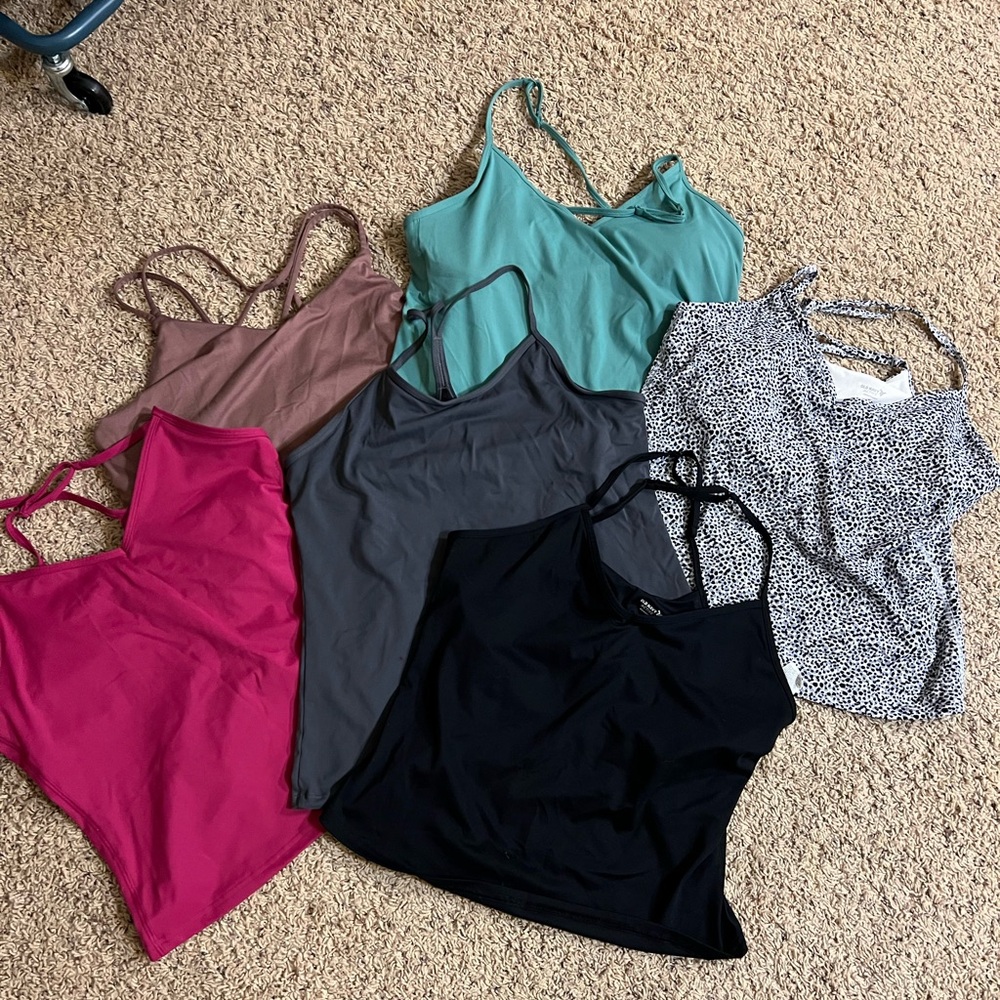 Old Navy Active Powersoft workout crop tank/sports bra bundle of 6 size large